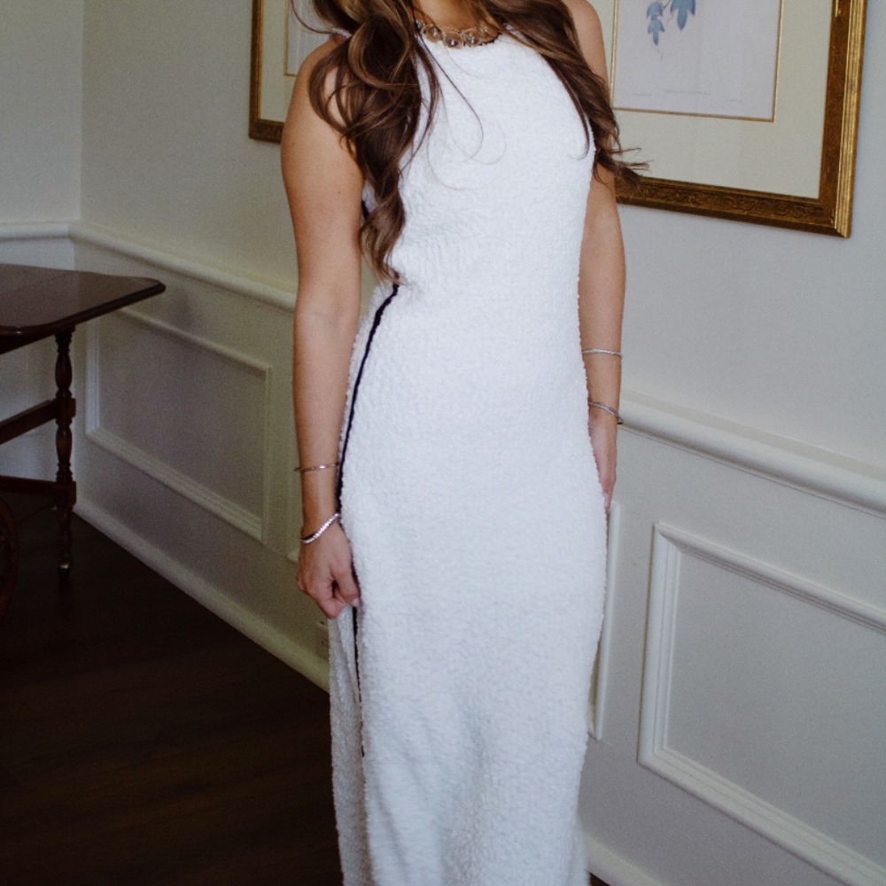 COVER ME UP DRESS - Picture 2 of 4